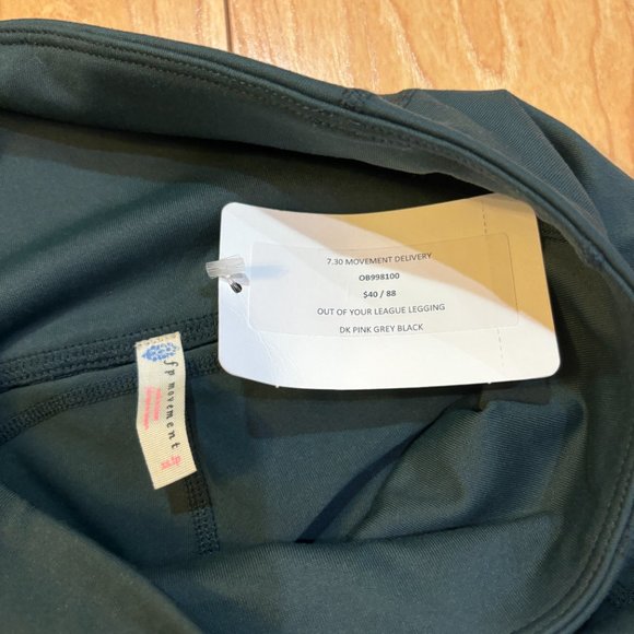 Free People Movement Out of Your League Leggings 3/4 Green Women's Size XS NWT - Picture 6 of 6